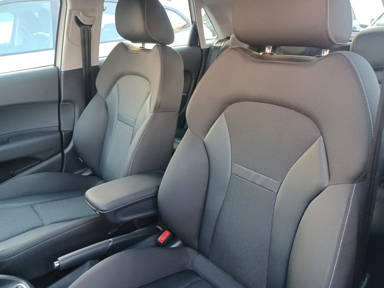 Audi A1 SPORTBACK 1.6 TDI S TRONIC LED BIXENO PDC