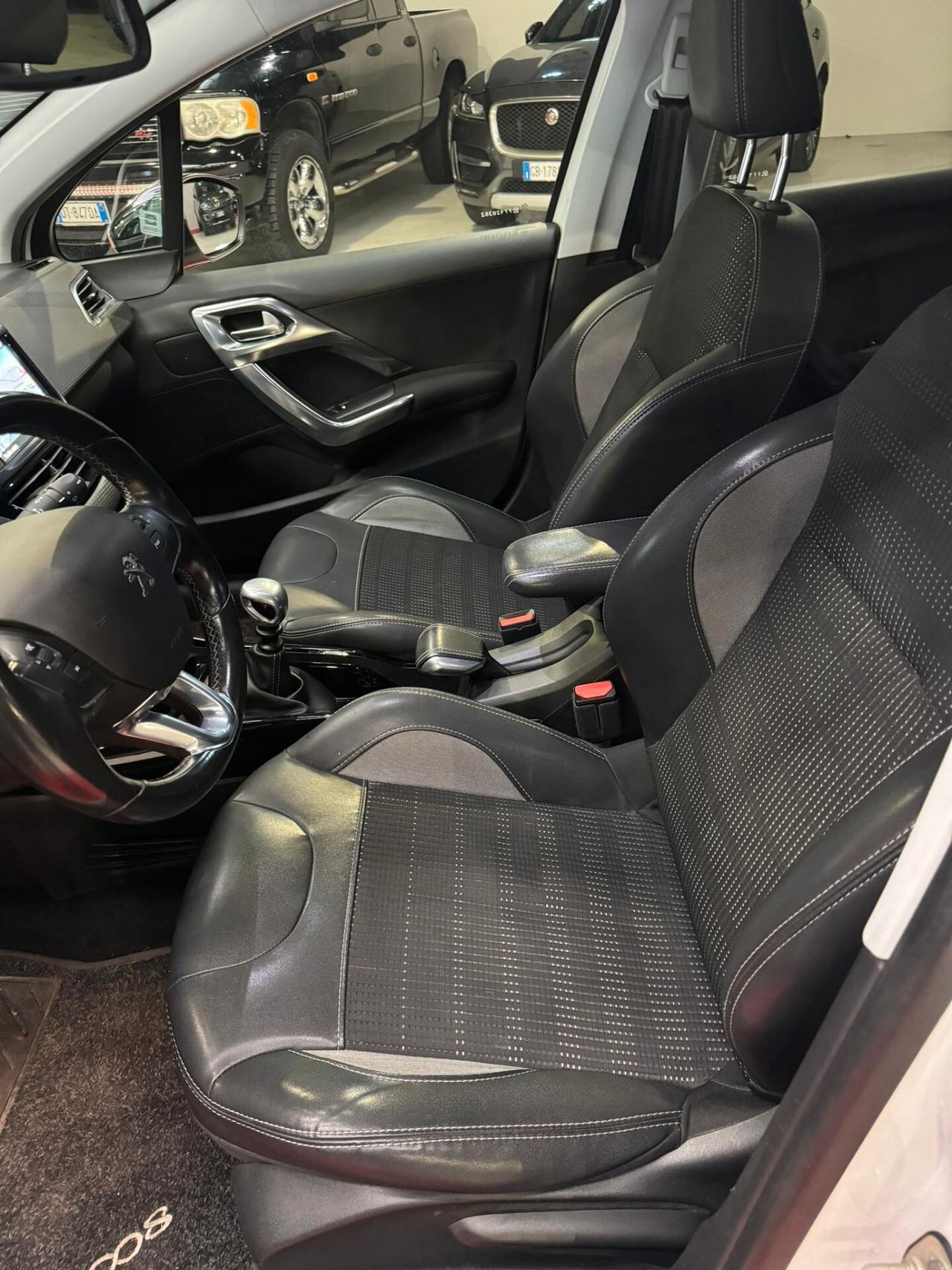 PEUGEOT 2008 NEOPATENTATI