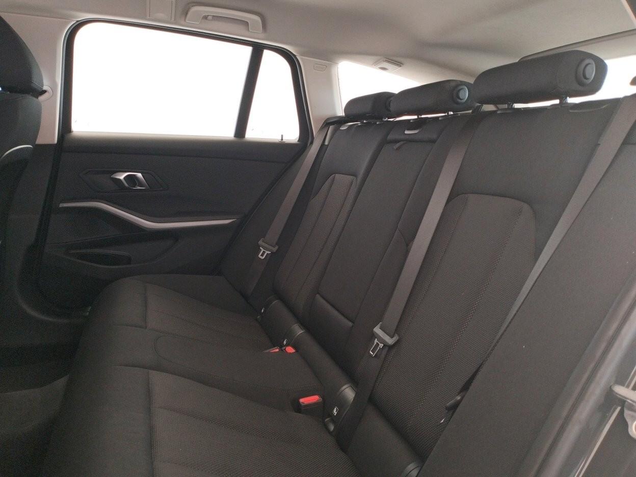 BMW 318d Touring mhev 48V Business Advantage auto - IVA ESPOSTA