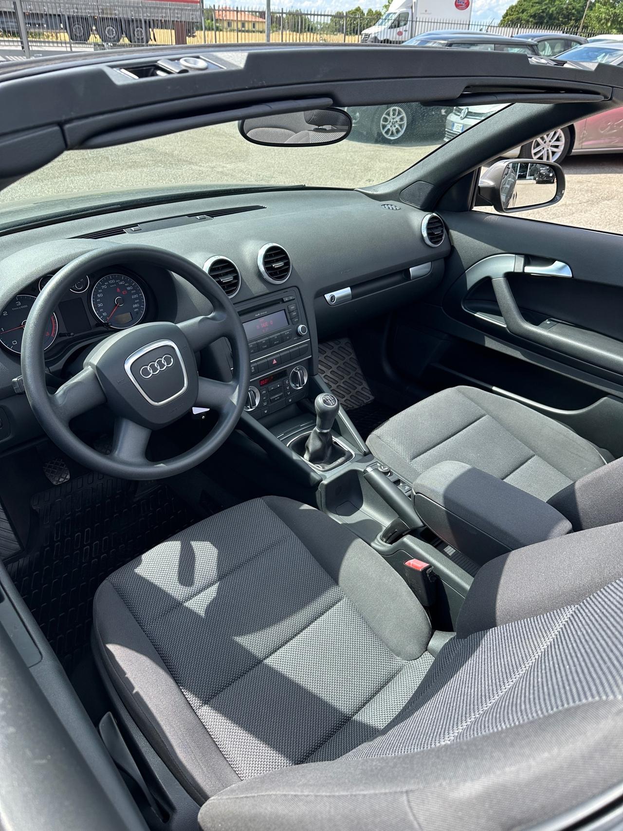 Audi A3 Cabrio 1.6 TDI 105 CV CR Attraction - 2012