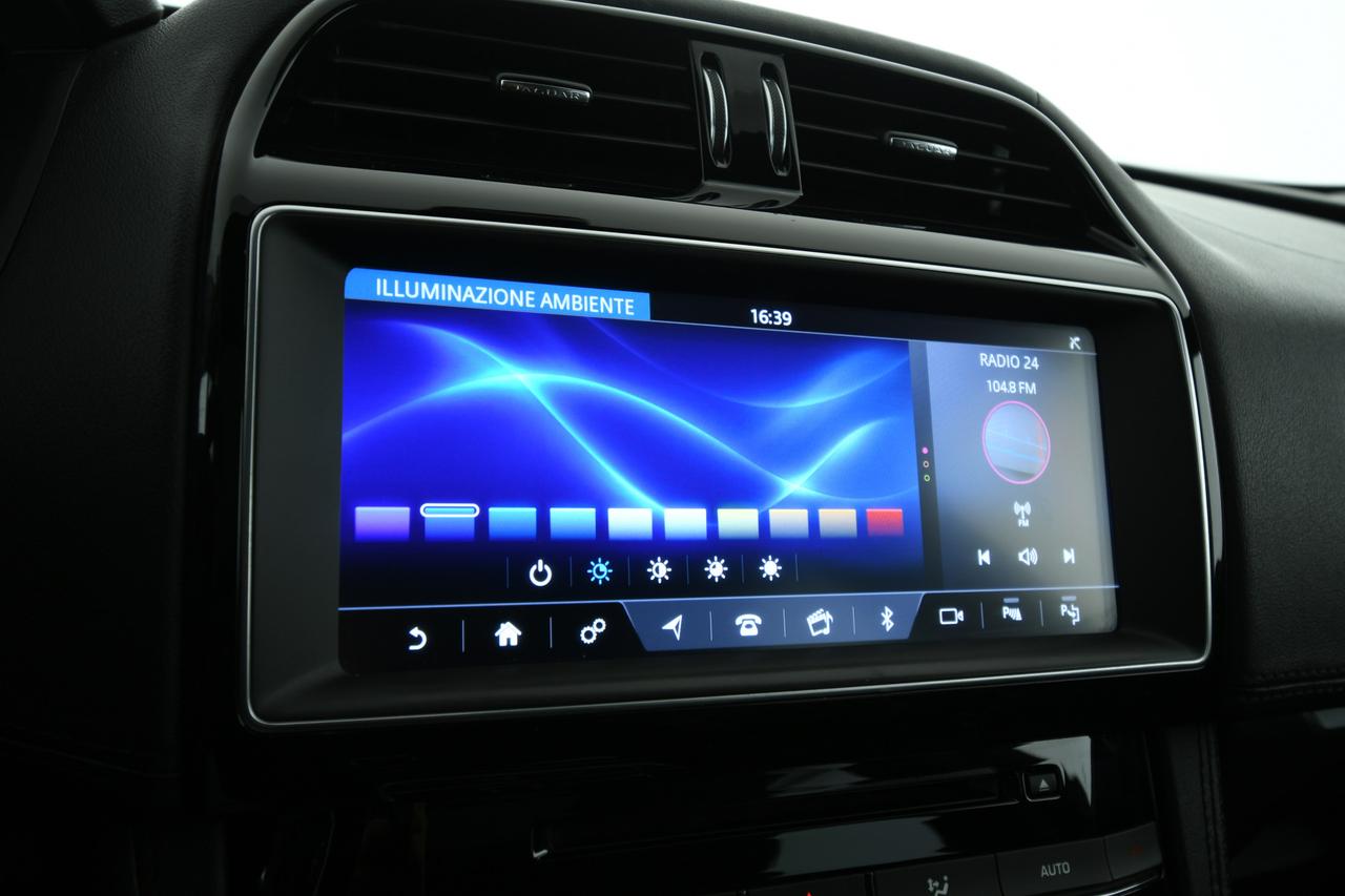 JAGUAR F-Pace 2.0d i4 Portfolio 180cv auto TETTO PANO+CAMERA+APP CONNECT