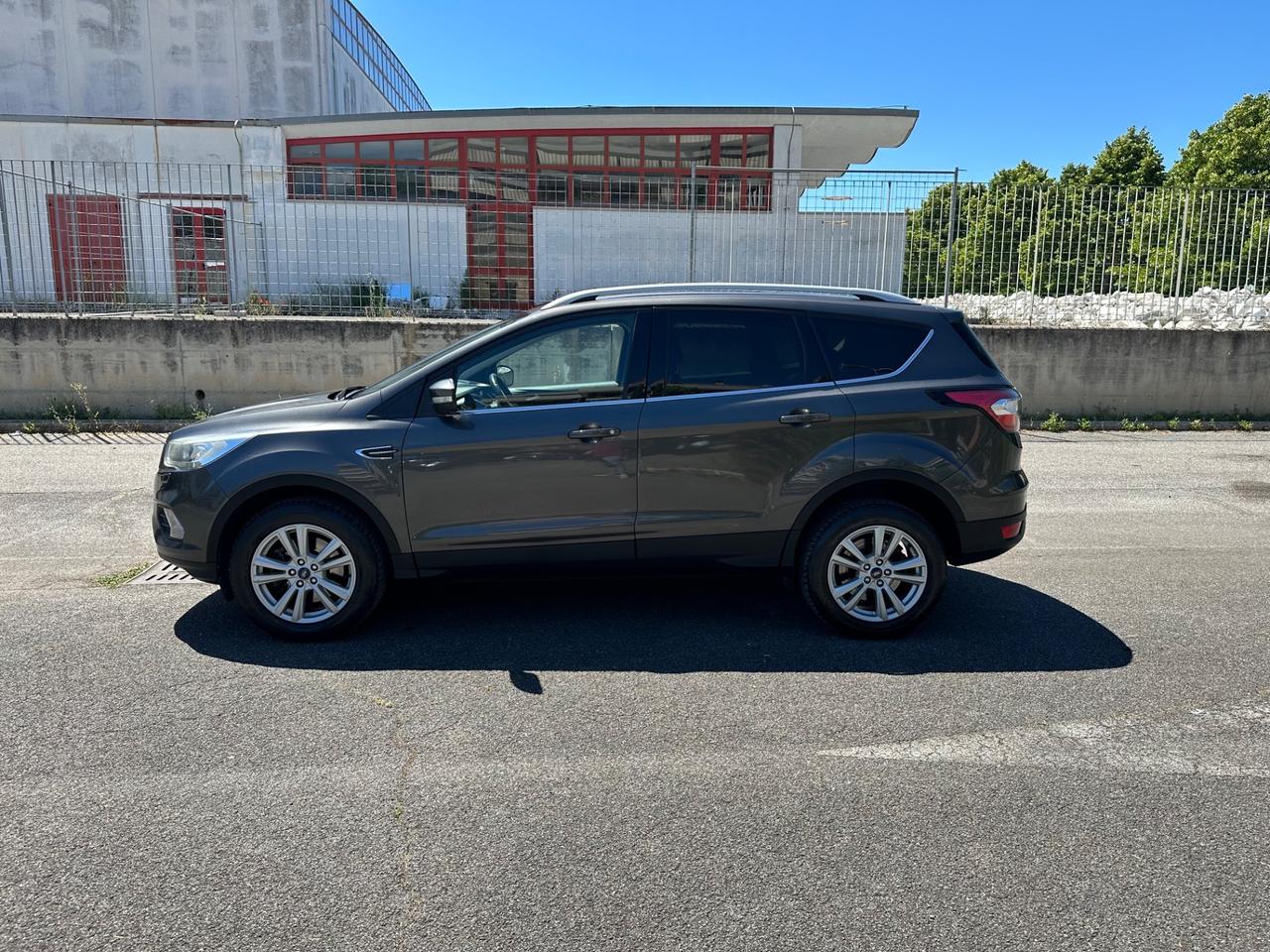 Ford Kuga 1.5 TDCI 120 CV S&S 2WD Powershift Titanium
