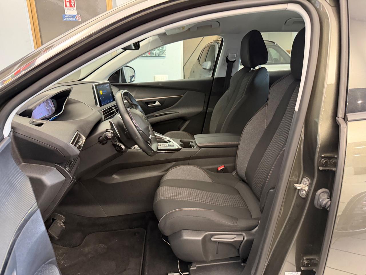 Peugeot 3008 BlueHDi 130 S&S Allure