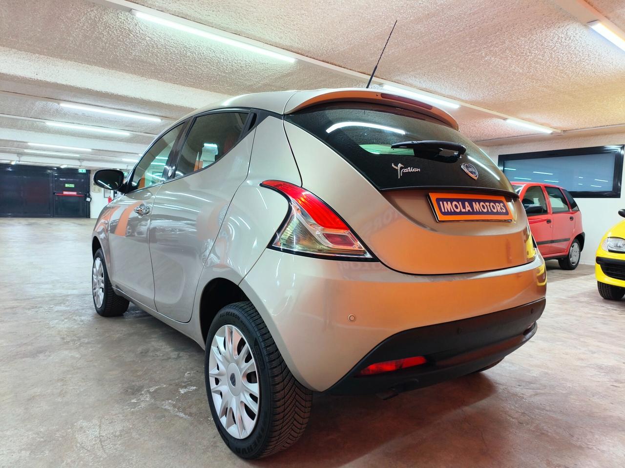 Lancia Ypsilon 0.9 TwinAir 85 CV 5 porte S&S Gold