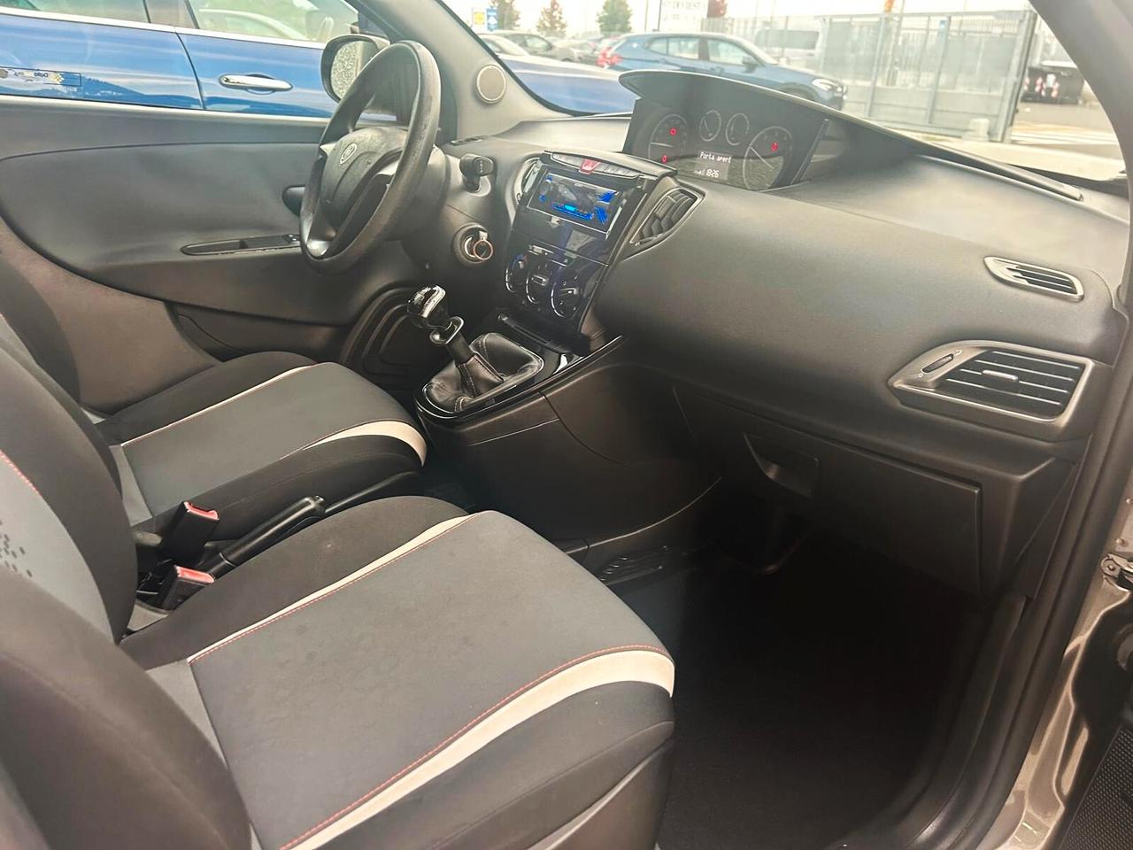 Lancia Ypsilon 1.2 69 CV 5 porte GPL Ecochic Elefantino