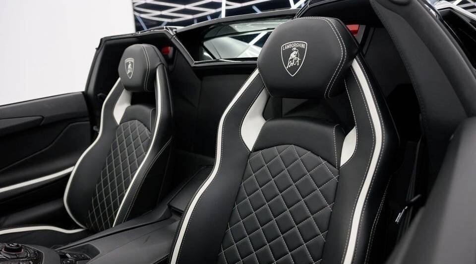 Lamborghini Aventador S6.5 V12 NOLEGGIO LUNGO TERMINE - LEASING FULL INCLUSIVE