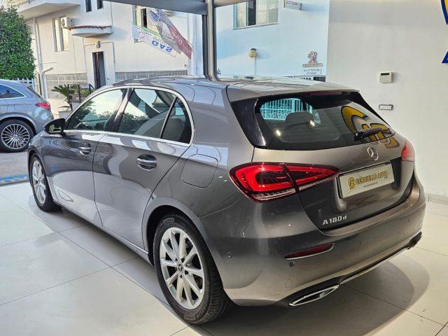 MERCEDES-BENZ A 180 Automatic Sport tua da ?249,00