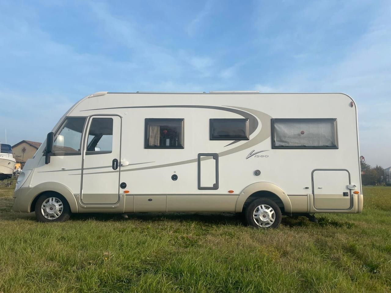 Bürstner Viseo 696 Motorhome con letto matrimoniale