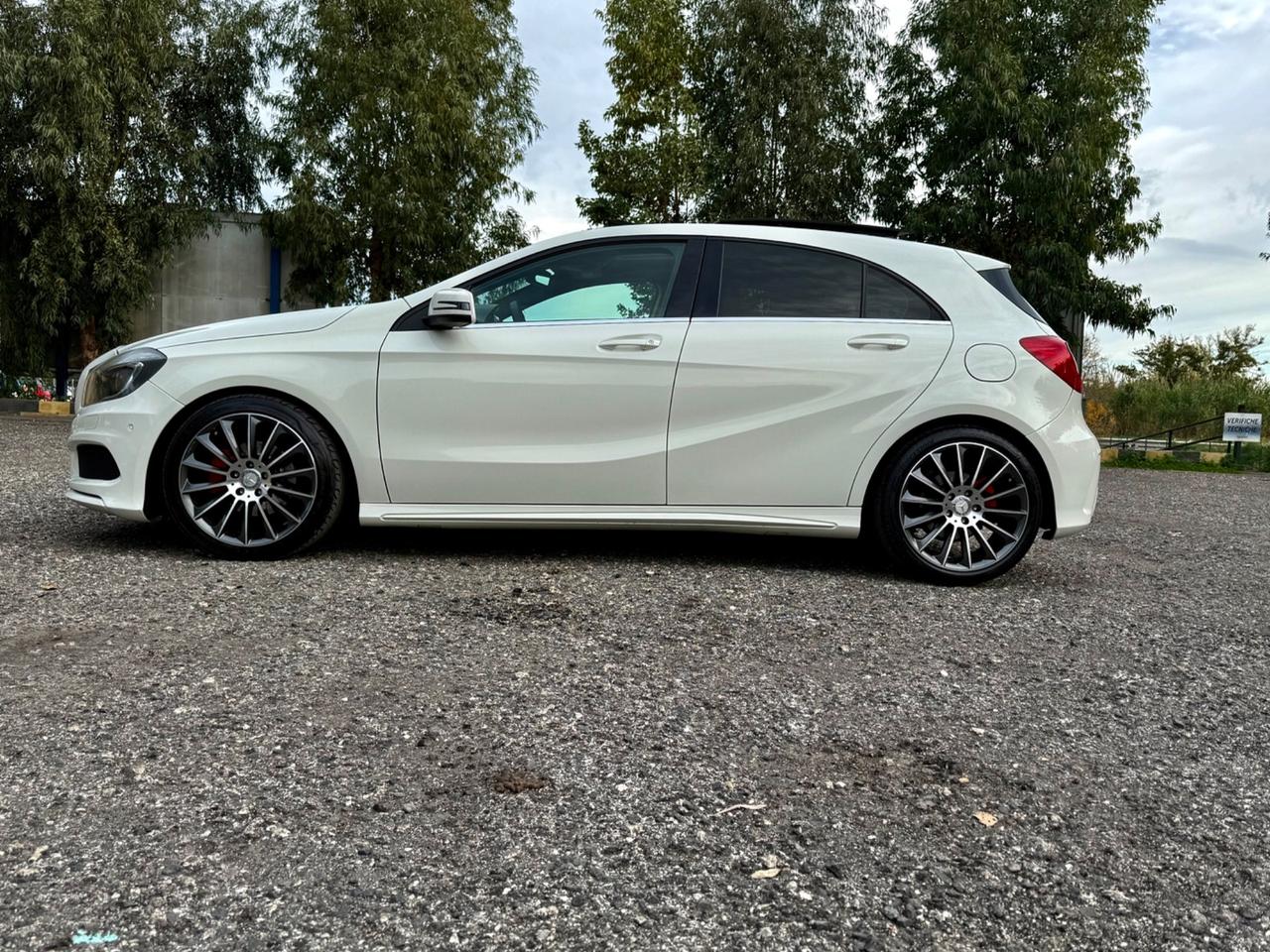 MERCEDES- BENZ A 180 CDI PREMIUM