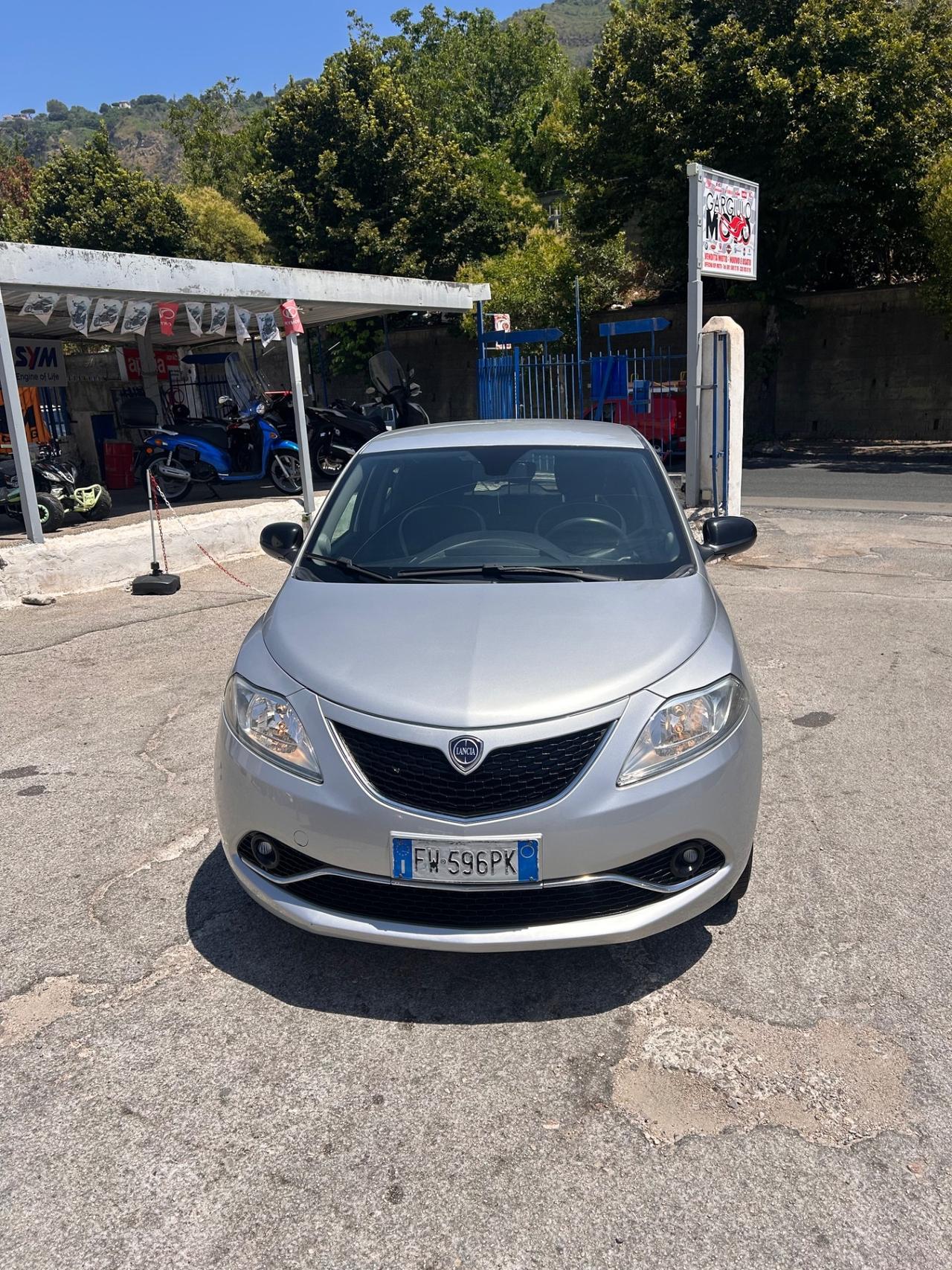 Lancia Ypsilon 1.2 69 CV 5 porte S&S Gold