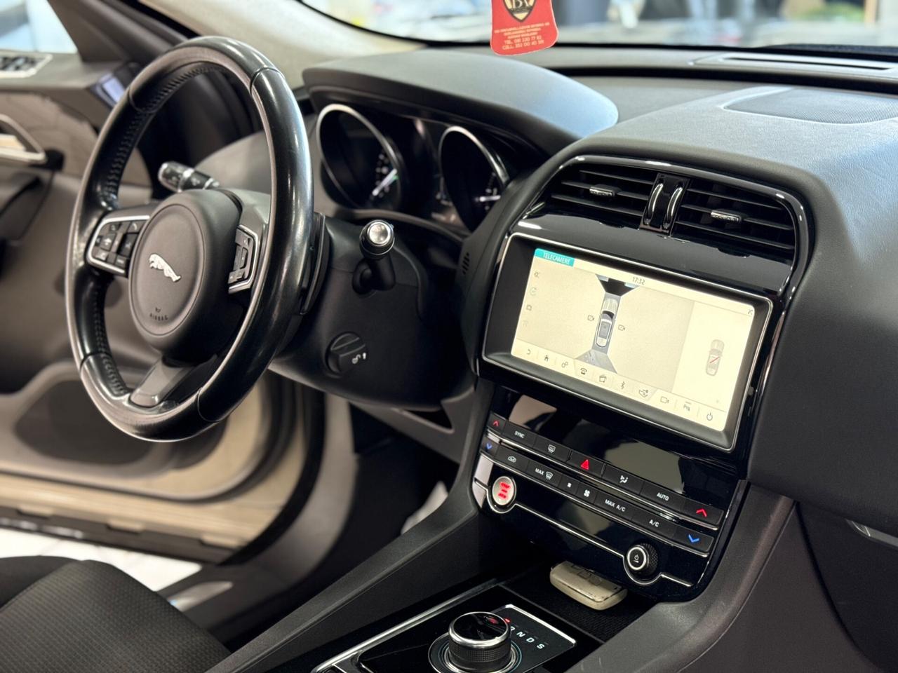 Jaguar F-Pace 2020 180 cv portfolio