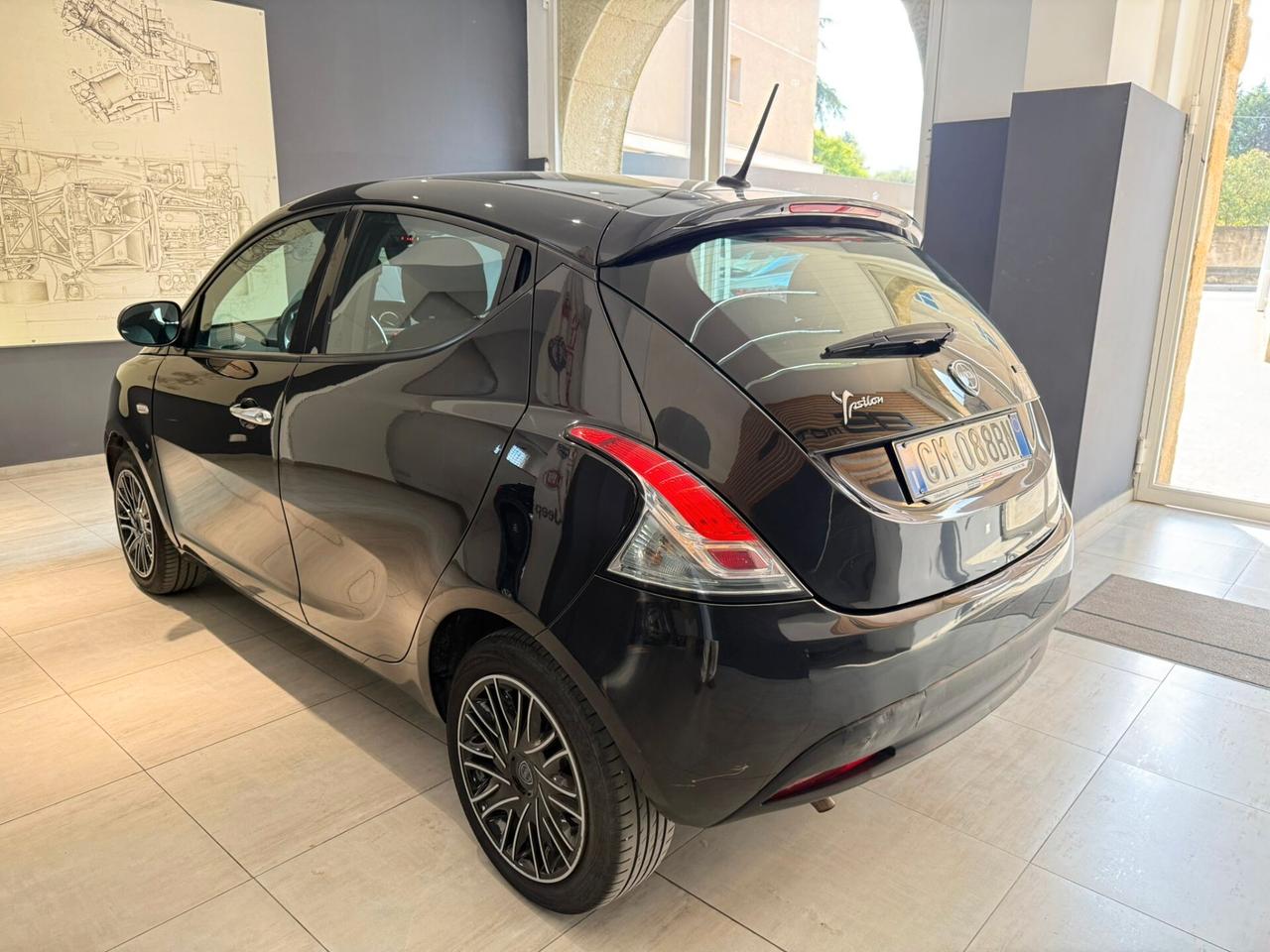 Lancia Ypsilon 1.0 FireFly 5 porte S&S Hybrid Silver Plus