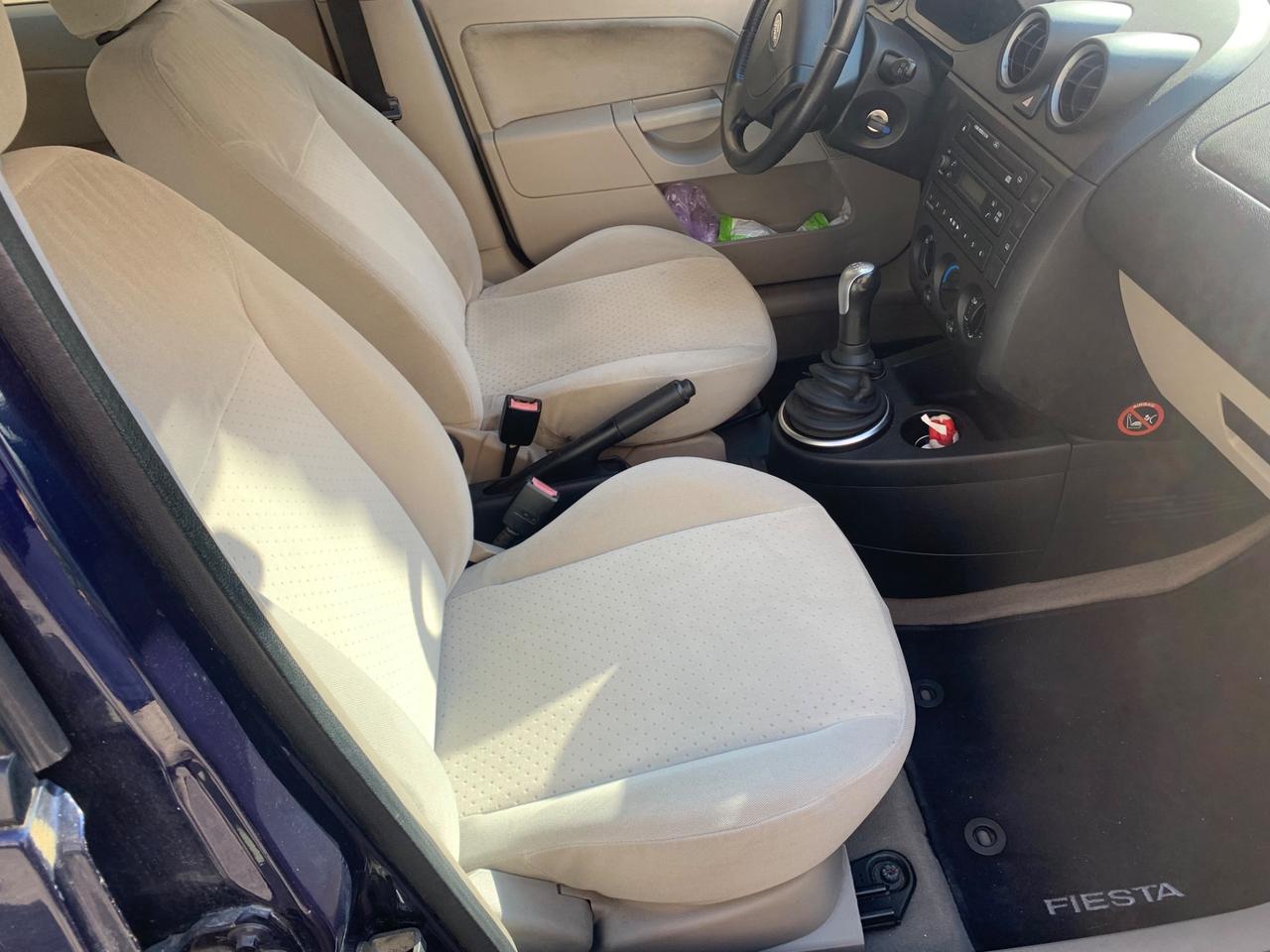 Ford Fiesta 1.4 16V 5p. Ghia km 60000