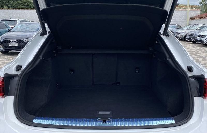 Audi Q3 SPB S Line interno ed esterno 2.0 TDI 200CV S-Tronic quattro 40