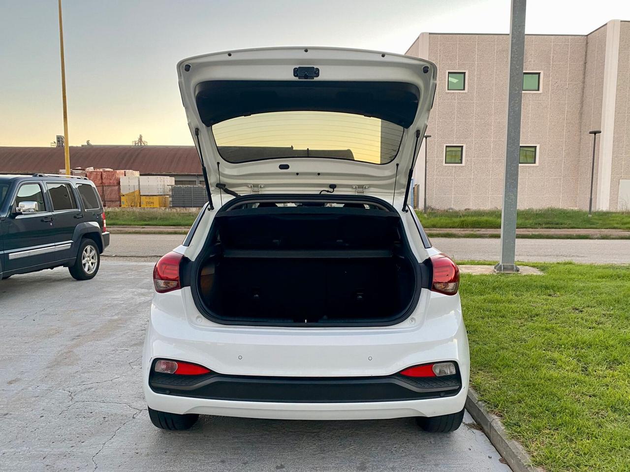 Hyundai i20 1.2 benzina 84 cv. 5 porte