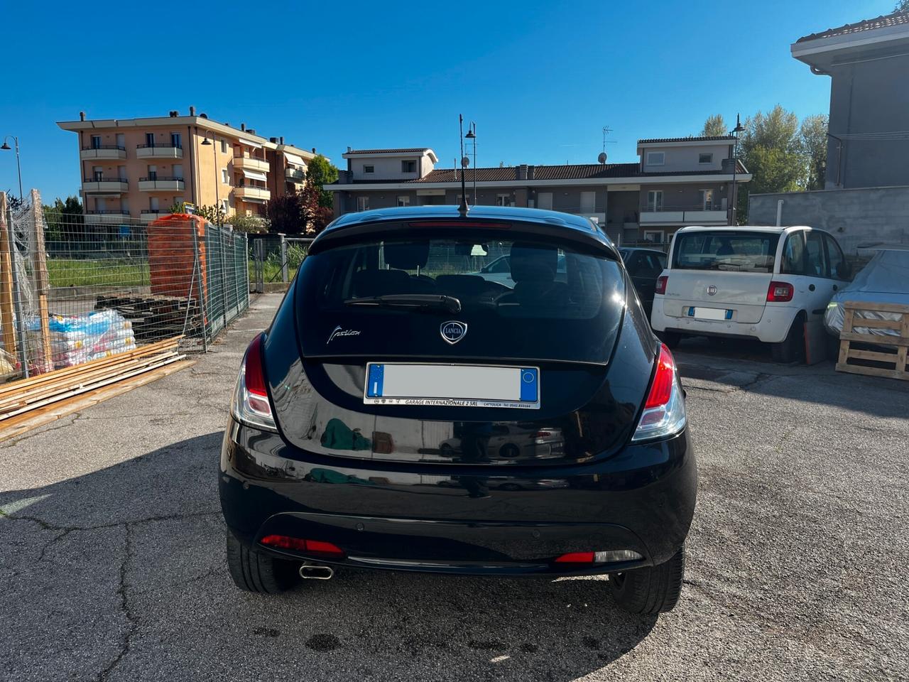 Lancia Ypsilon 1.2 69 CV 5 porte Gold