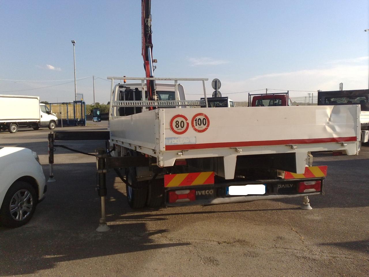 Iveco 65c17 3000cc cassone fisso con grù - 2013