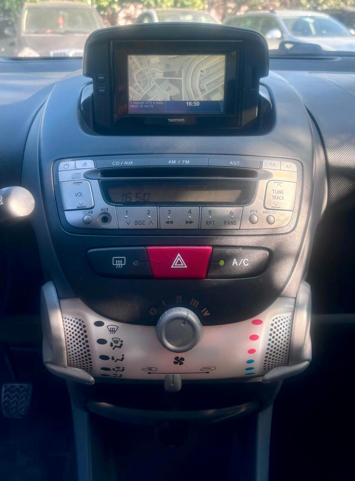 Toyota Aygo 1.0 12V VVT-i 5 porte Now Connect
