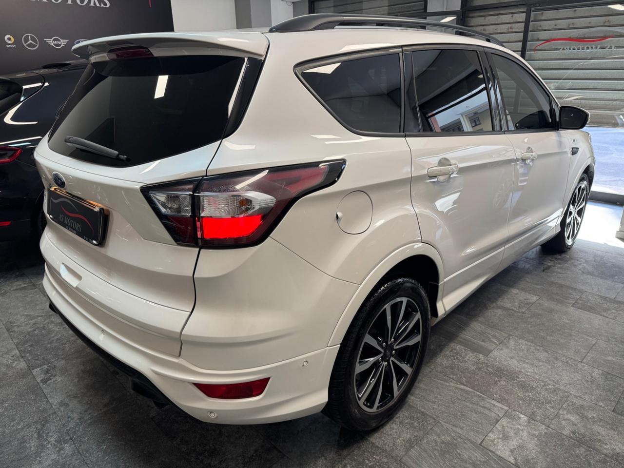 Ford Kuga 1.5 TDCI 120 CV ST-Line Finanziabile