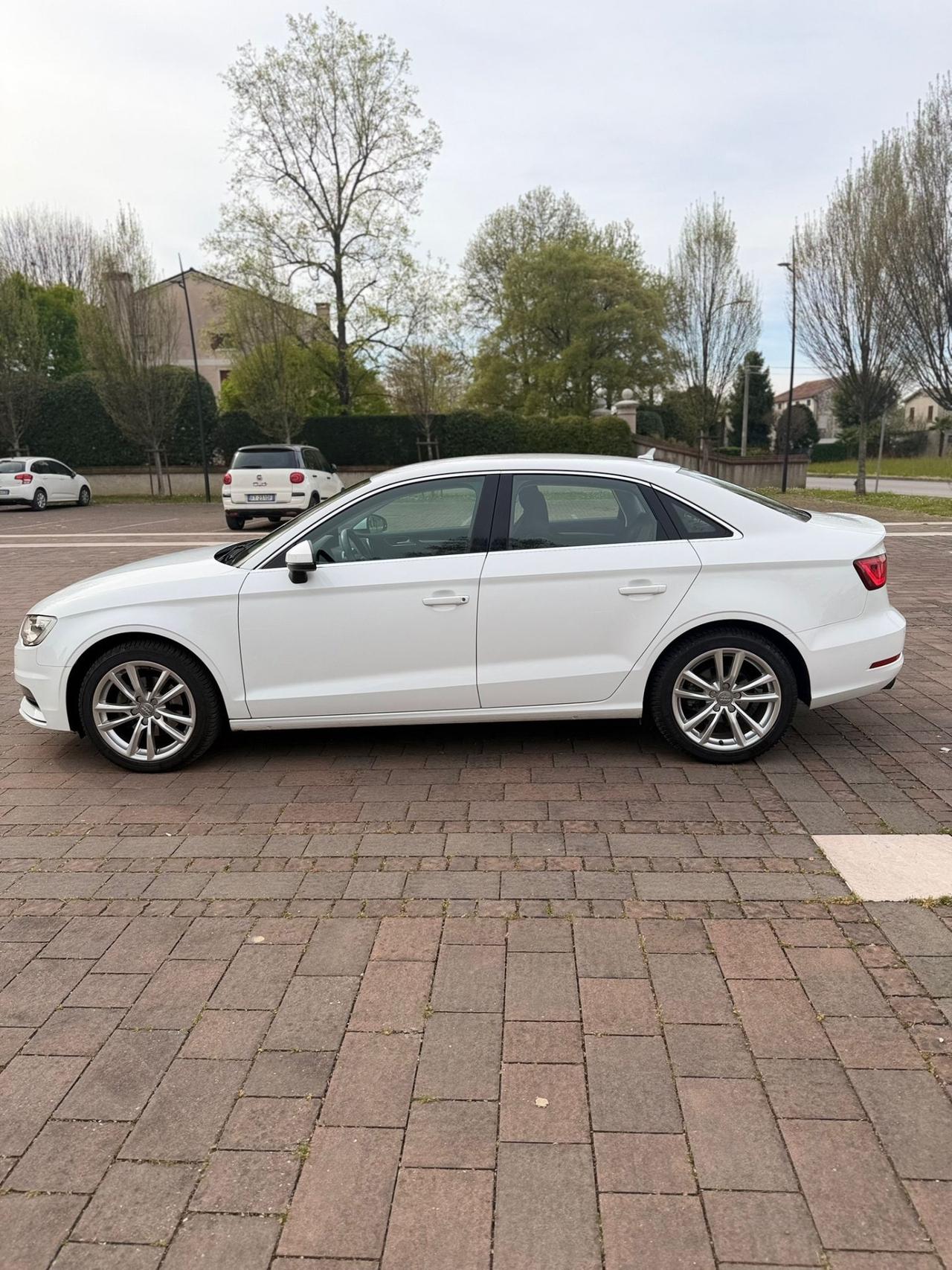 Audi A3 Sedan 1.4 TFSI COD ultra Ambiente