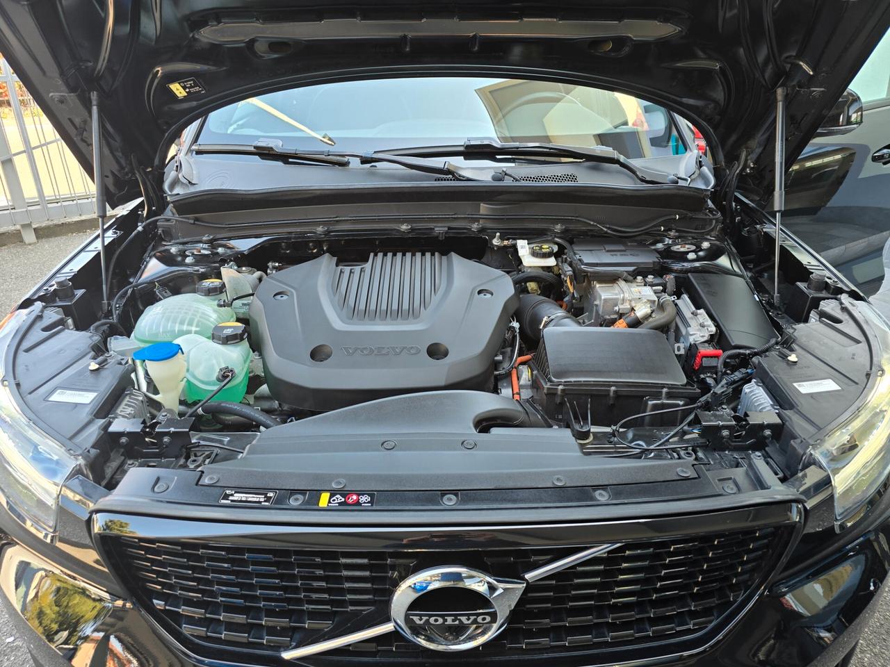 Volvo XC40 T5 Phev R-design AUT.+CAMERA 360°/SERVICE VOLVO