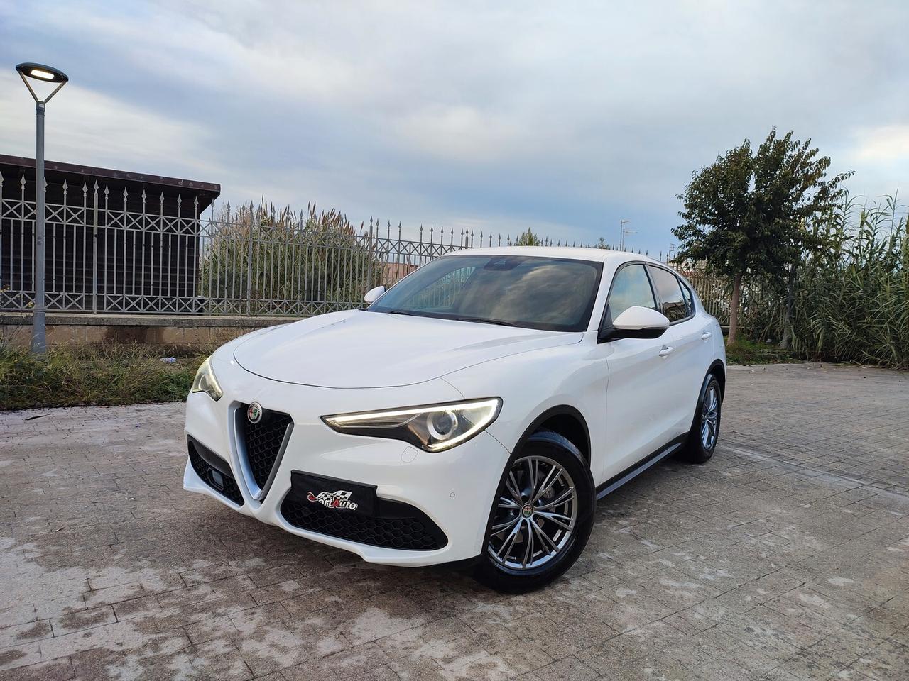 Alfa Romeo Stelvio 2.2 TD 160 CV AT8 TELECAMERA NAVIGATORE DA VETRINA