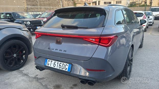 Cupra 310cv