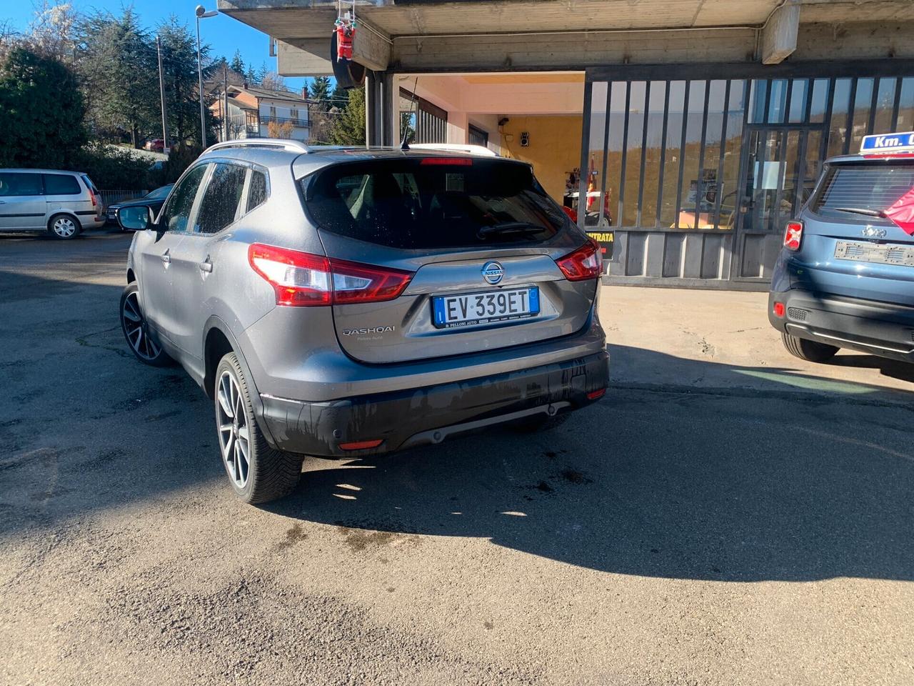 Nissan Qashqai 4x4 tdi tekna ful optional-100000 km unico proprietario-tagliandata- tetto pelle 8 cerchi lega