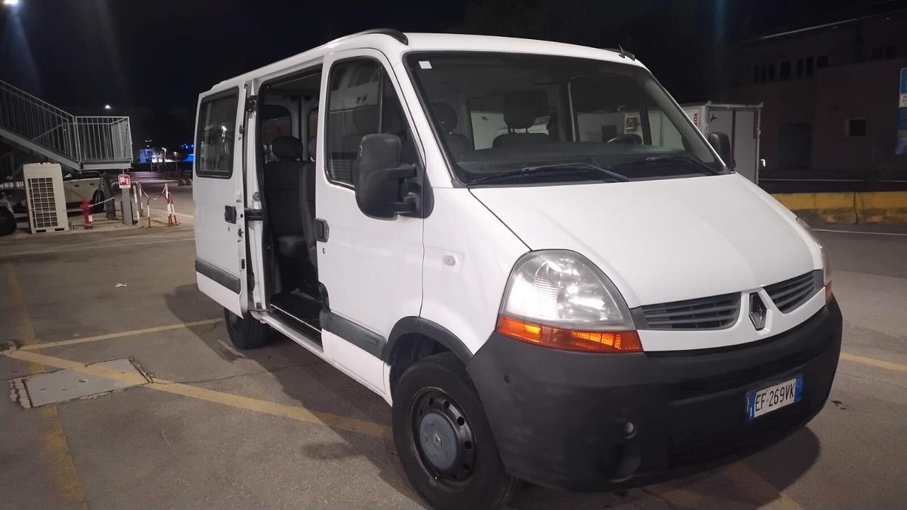 Renault master 9 posti