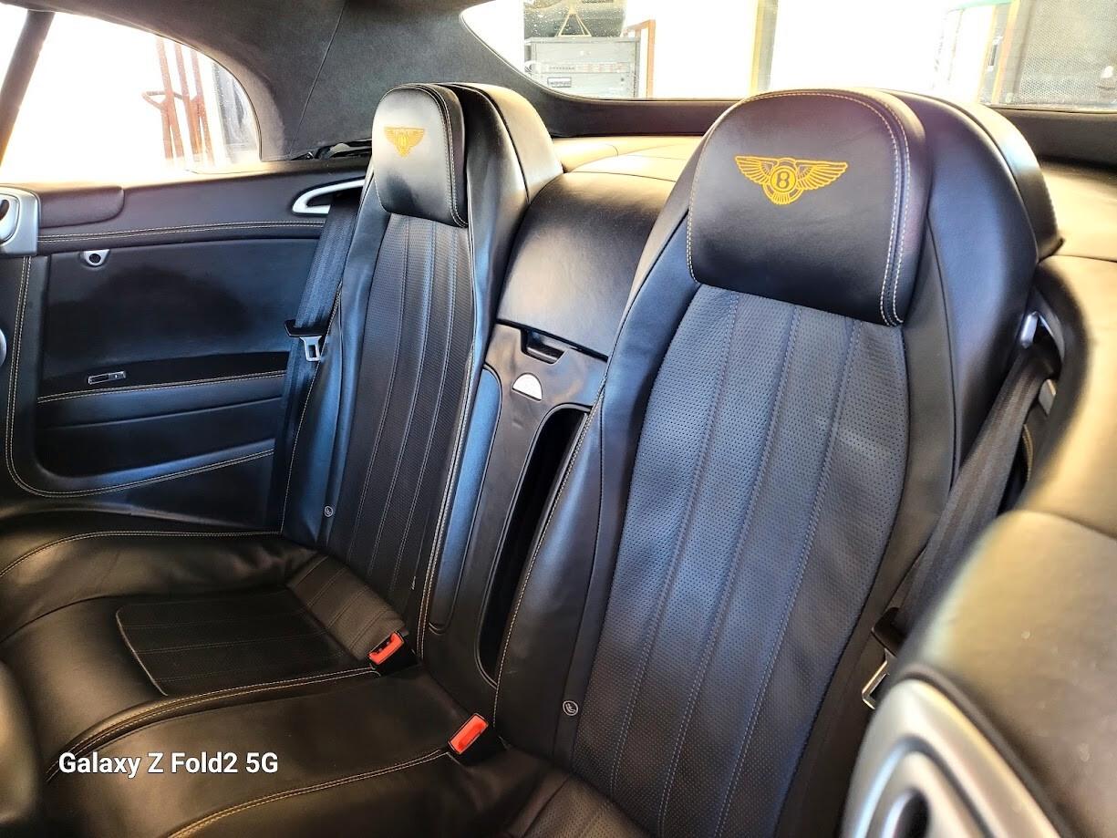 Bentley Continental GTC V8
