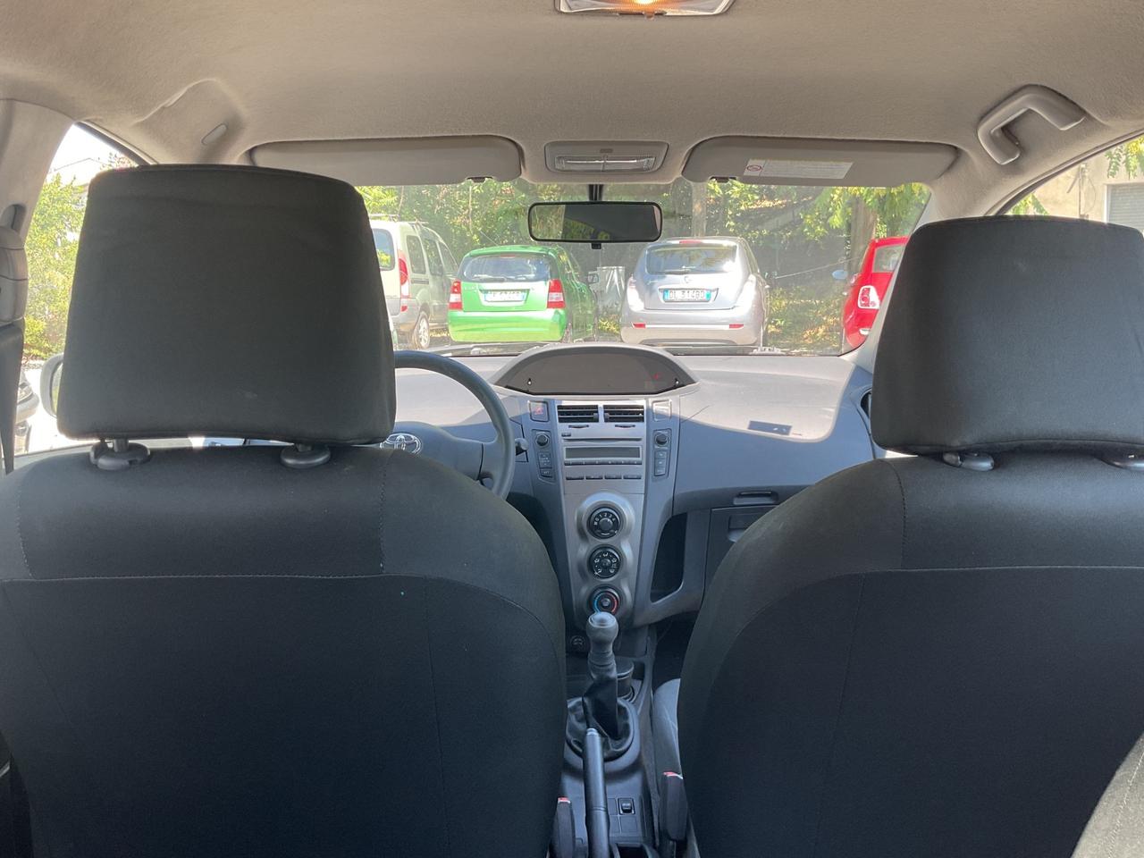 Toyota Yaris 1.0 5 porte