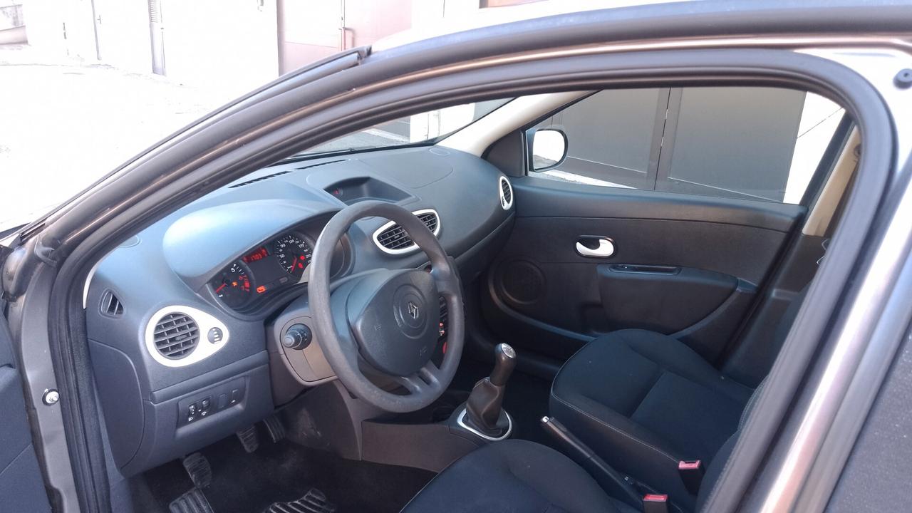 Renault Clio 1.2 BZ 55 kW neopatentati 2012