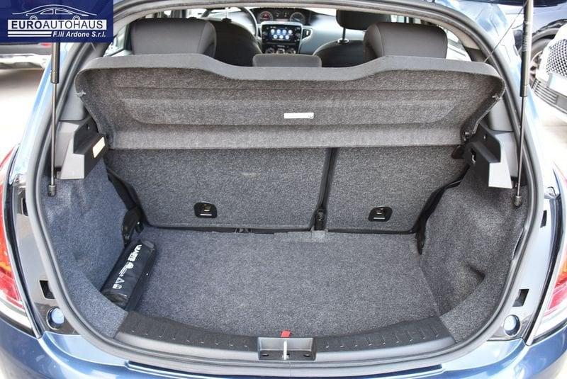 Lancia Ypsilon Ypsilon 1.0 firefly hybrid Gold s&s 70cv