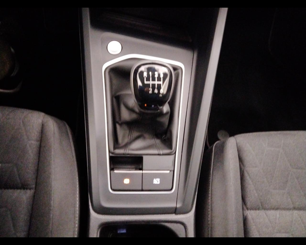 VOLKSWAGEN Golf VIII 2024 - Golf 2.0 tdi Life 115cv