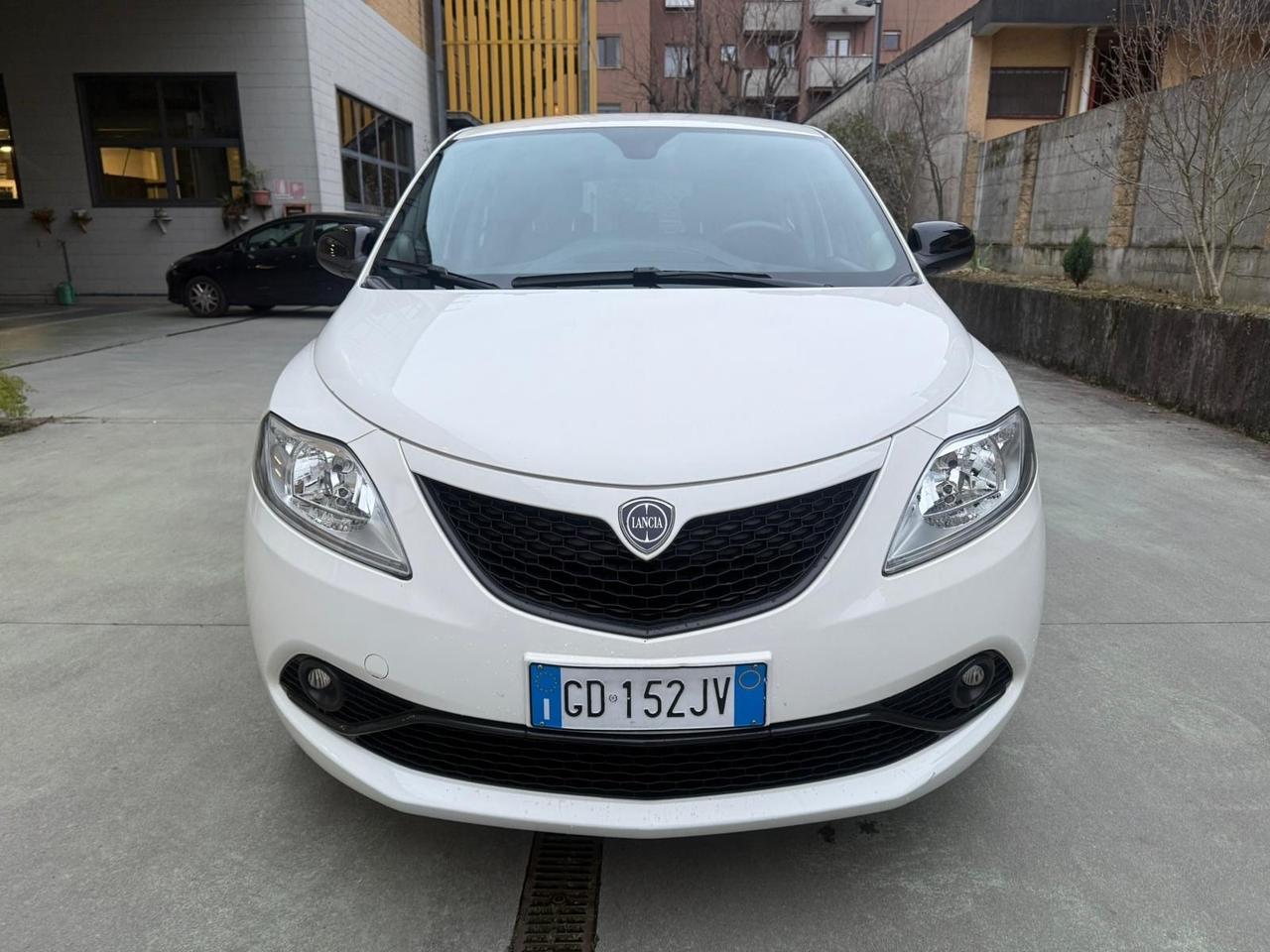 Lancia Ypsilon 1.0 FireFly 5 porte S&S Hybrid Ecochic Gold