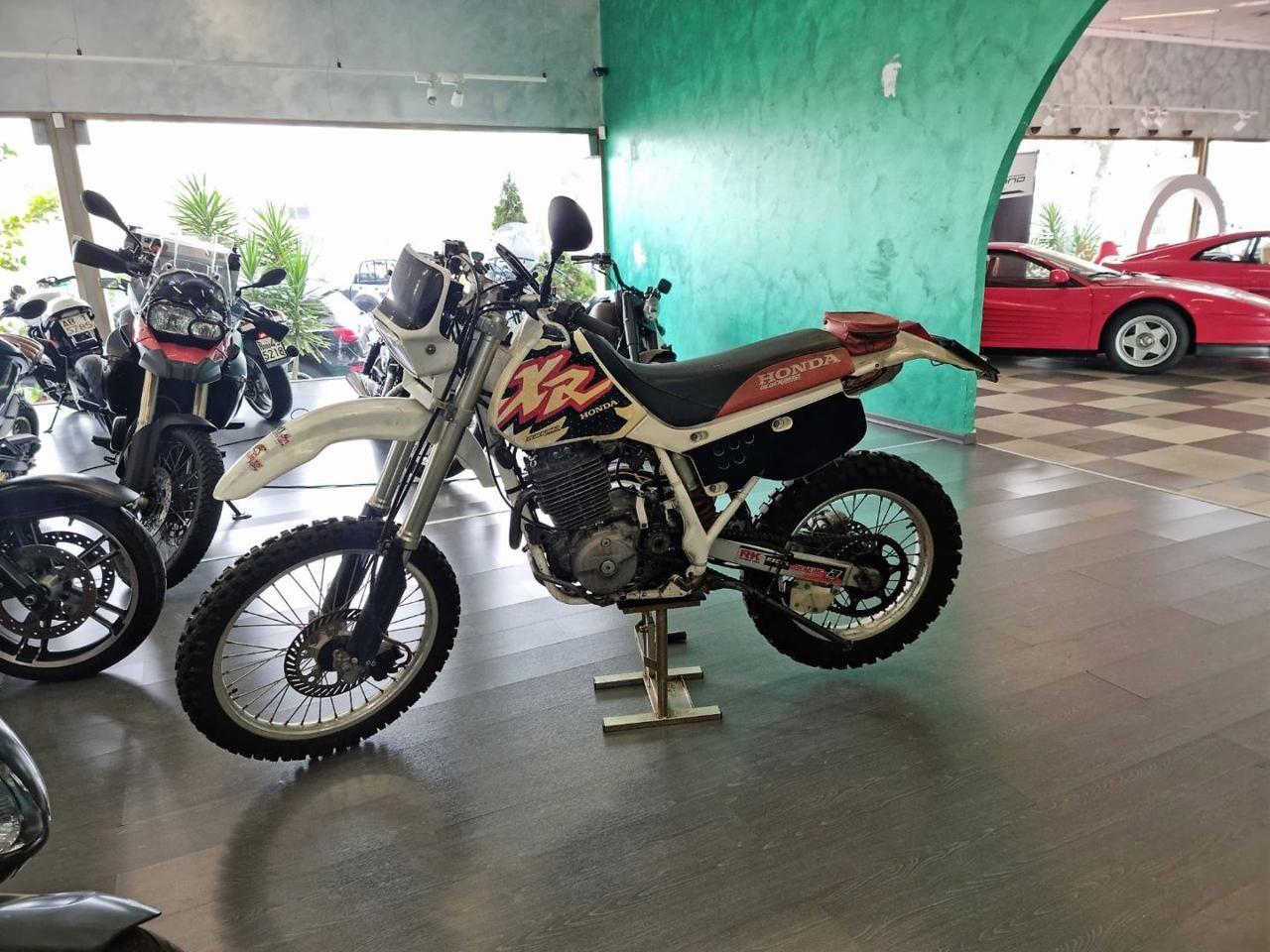 HONDA XR 600 R Blackbird