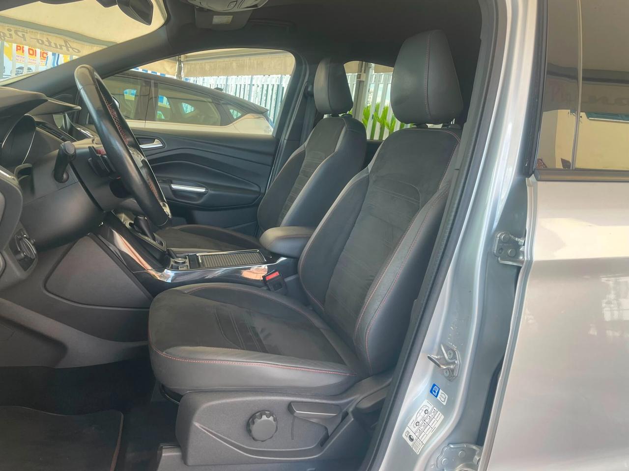 Ford Kuga 1.5 TDCI 120 CV 2WD Powershift Titanium Cambio auto