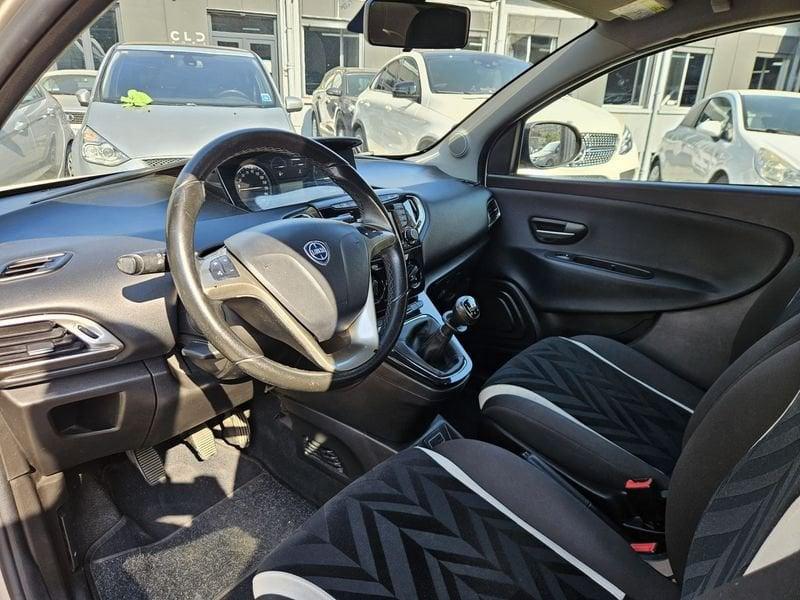 Lancia Ypsilon 1.2 69 CV Opening Edition