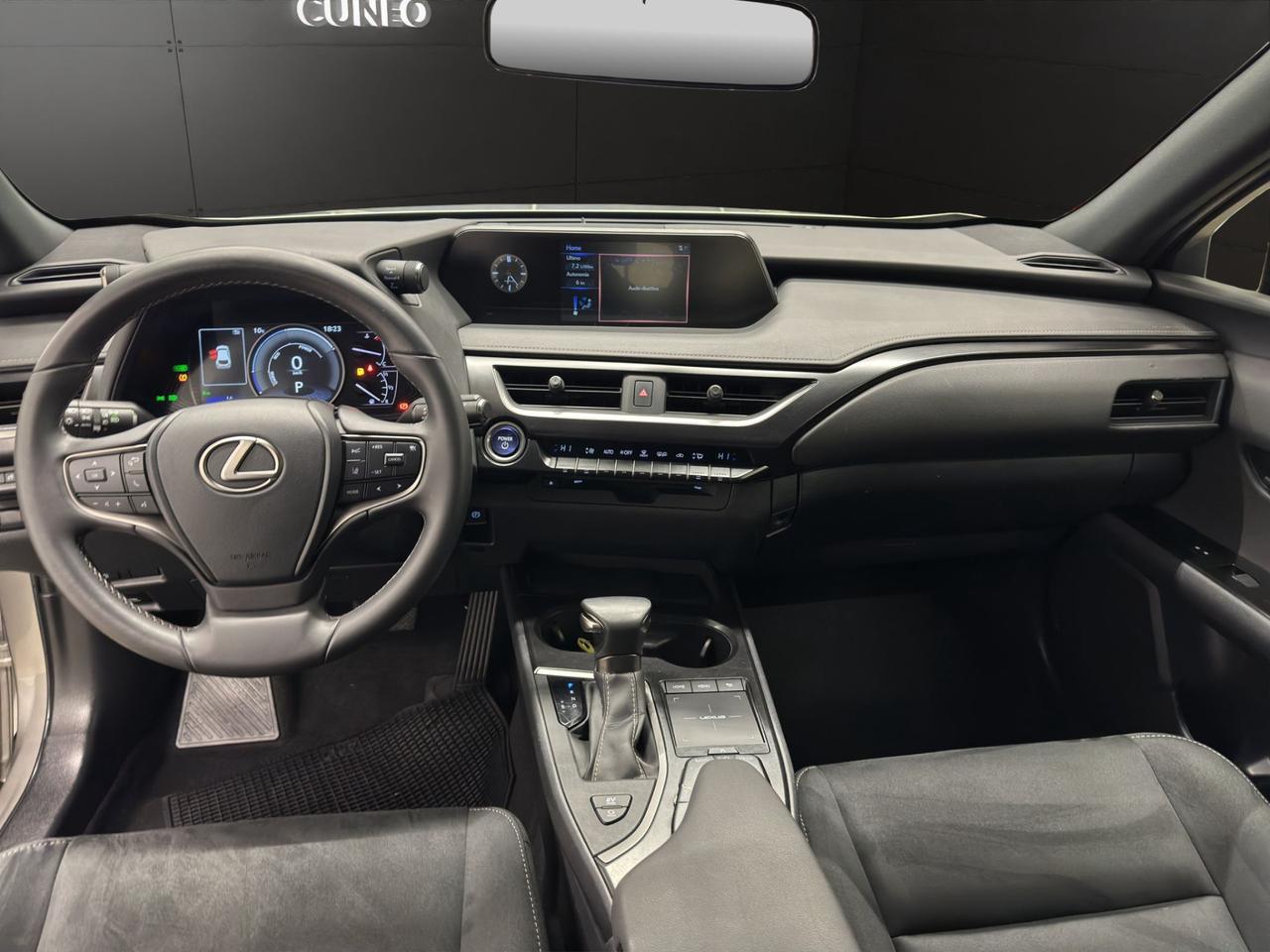Lexus UX 250h 2.0 Executive 2wd cvt my22