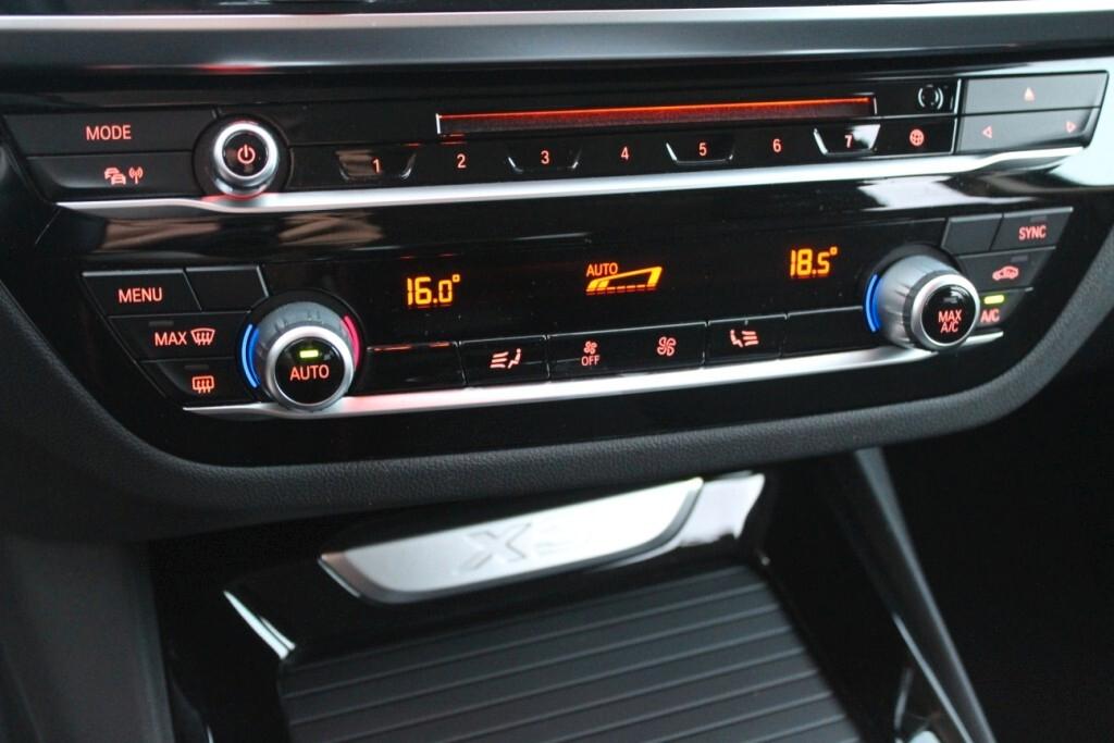 BMW X3 sDrive 150cv Aut. *LED *Carplay