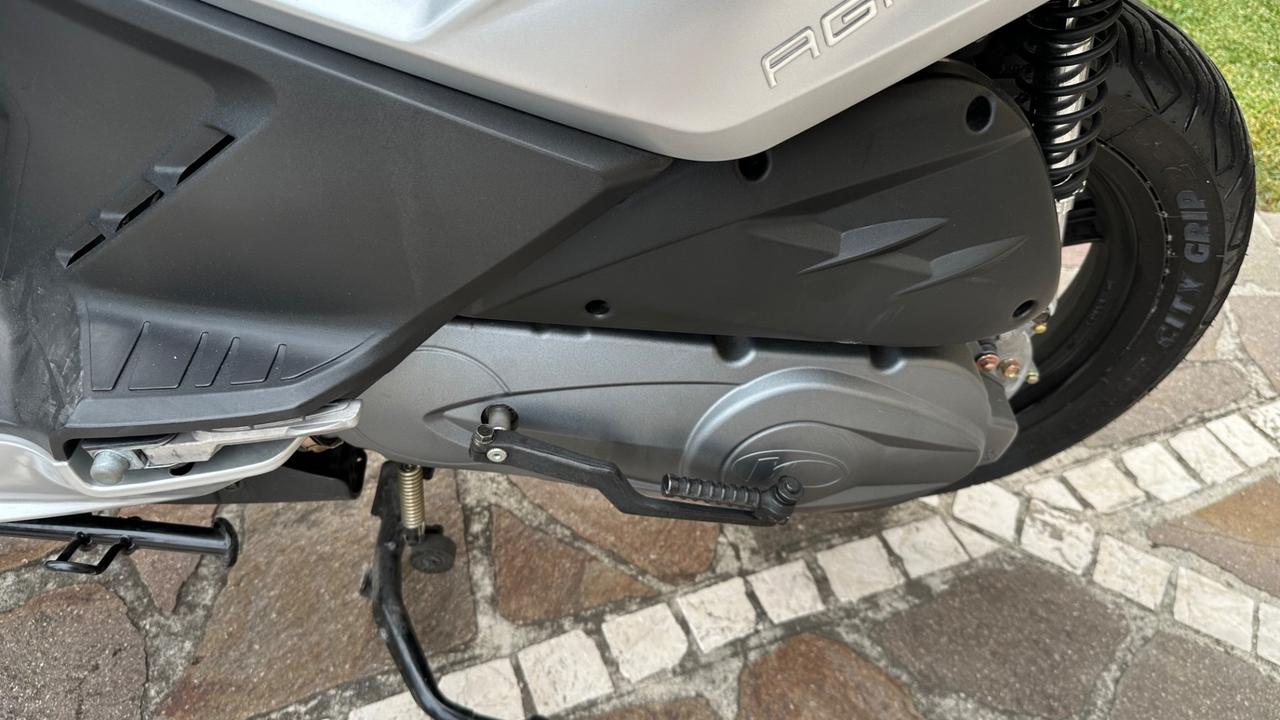 Kymco Agility 125 R 16 Plus Parabrezza e bauletto