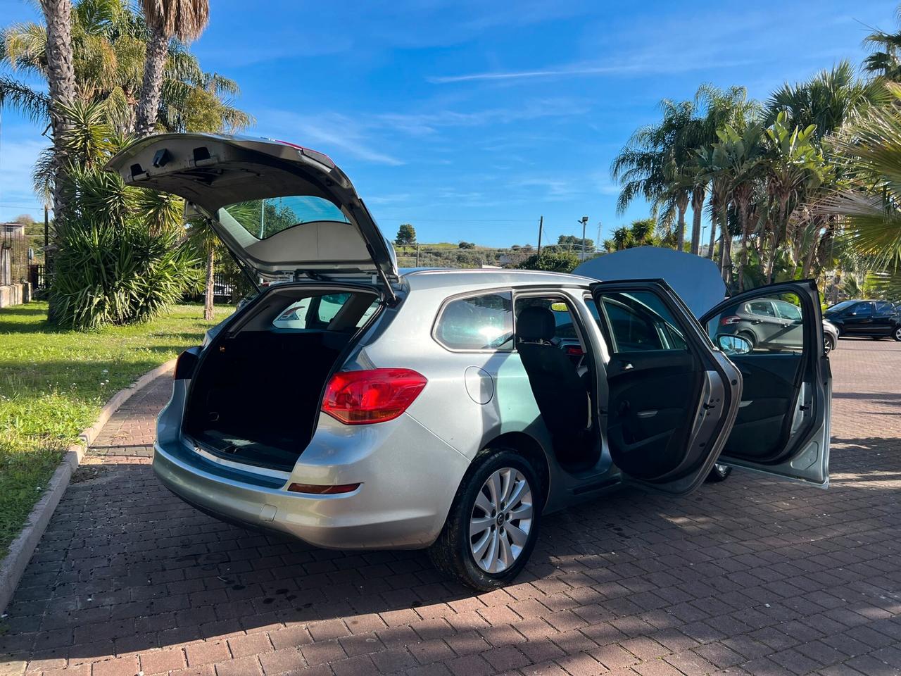 Opel Astra 1.7 CDTI 110CV Sports Tourer Cosmo Fleet