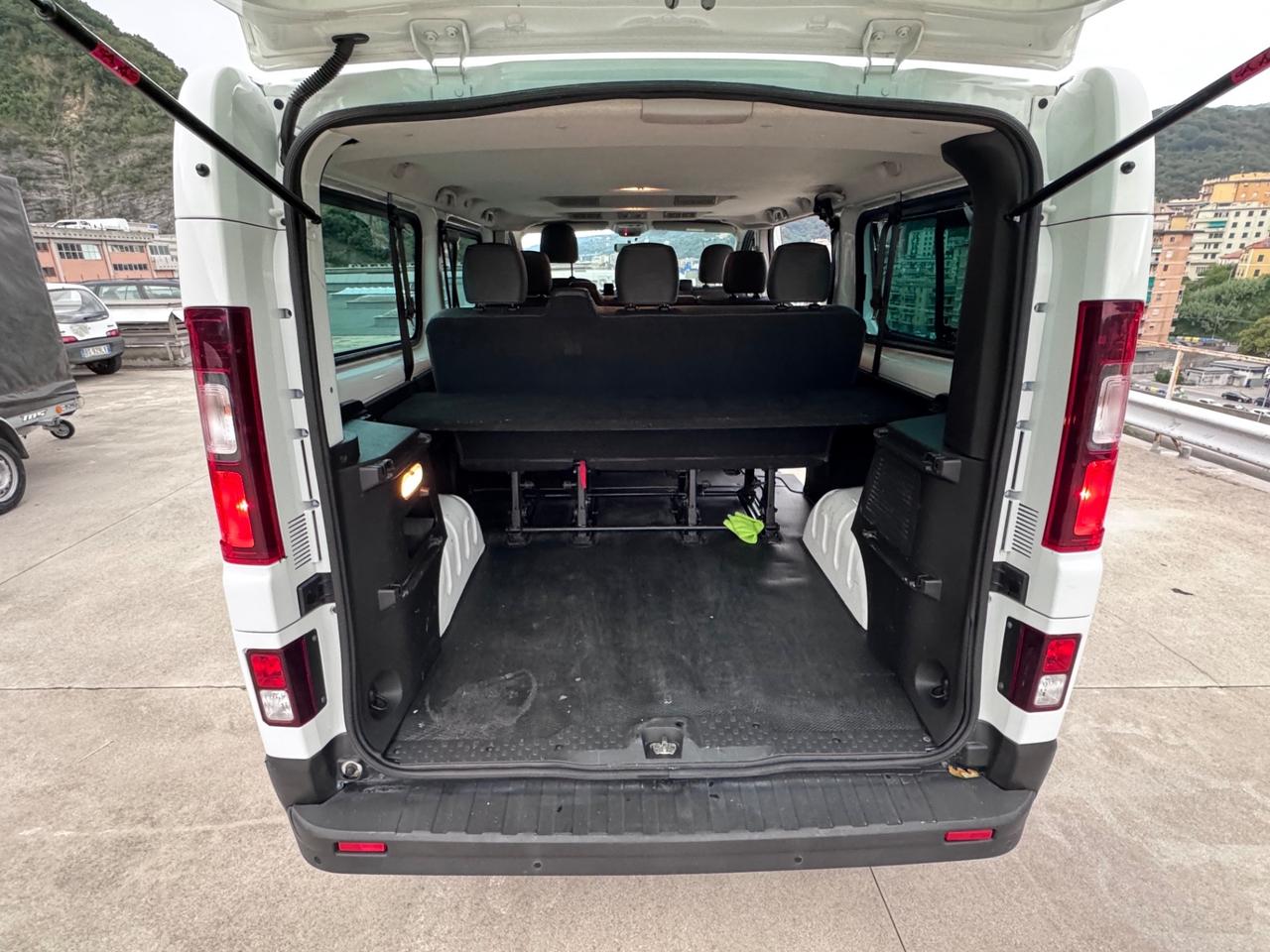 Renault Trafic T29 2.0 DCI EU6 PASSO LUNGO 9p +IVA