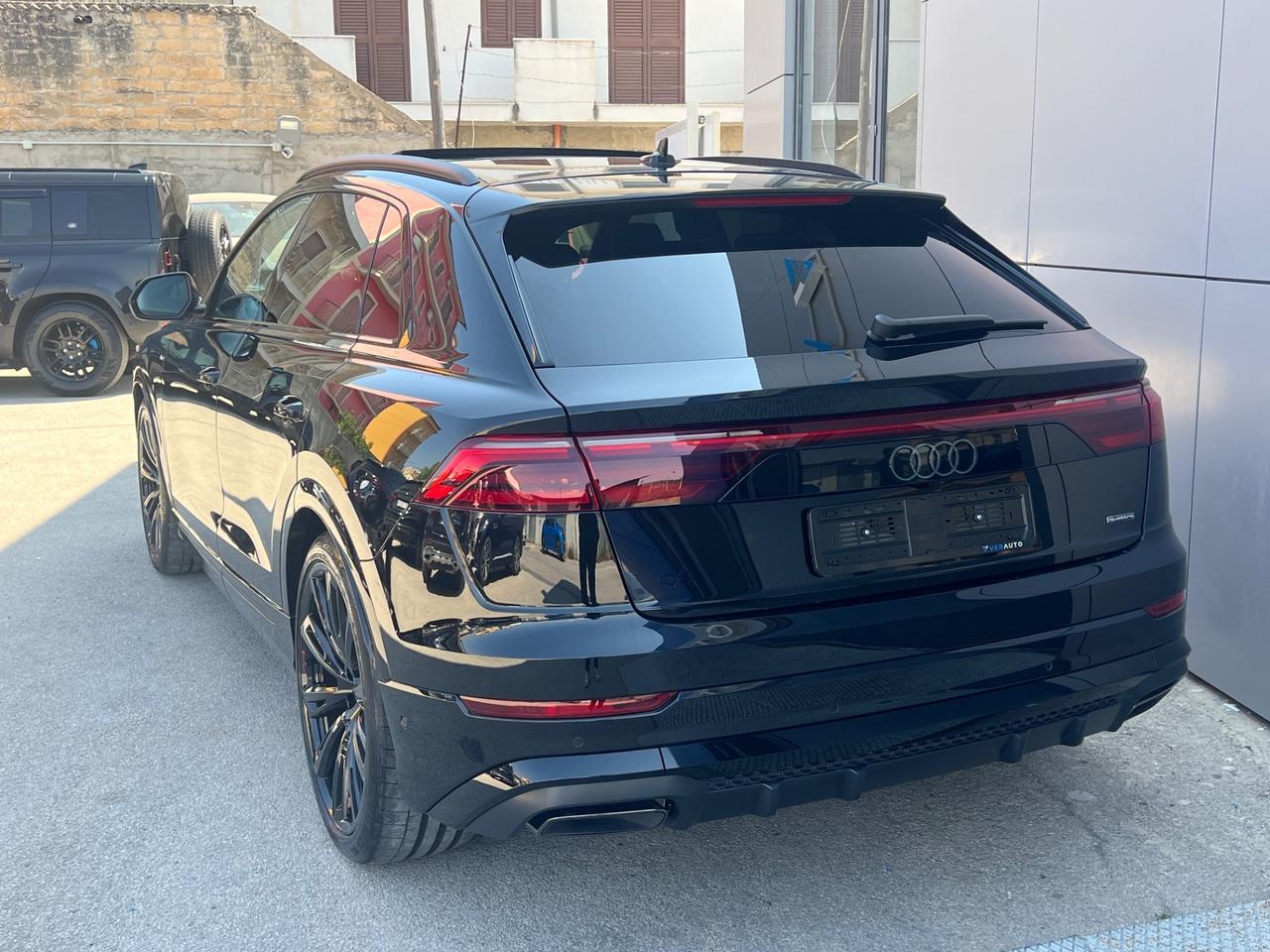 Audi Q8 50 TDI S-Line possibilità noleggio no scoring