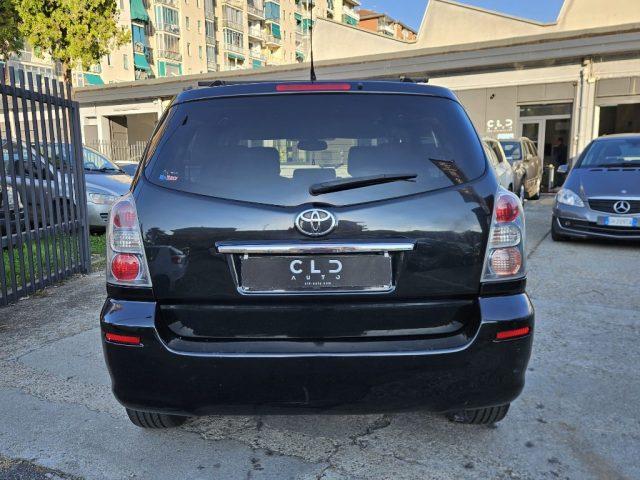 TOYOTA Corolla Verso 2.2 16V D-4D D-Cat 7pti