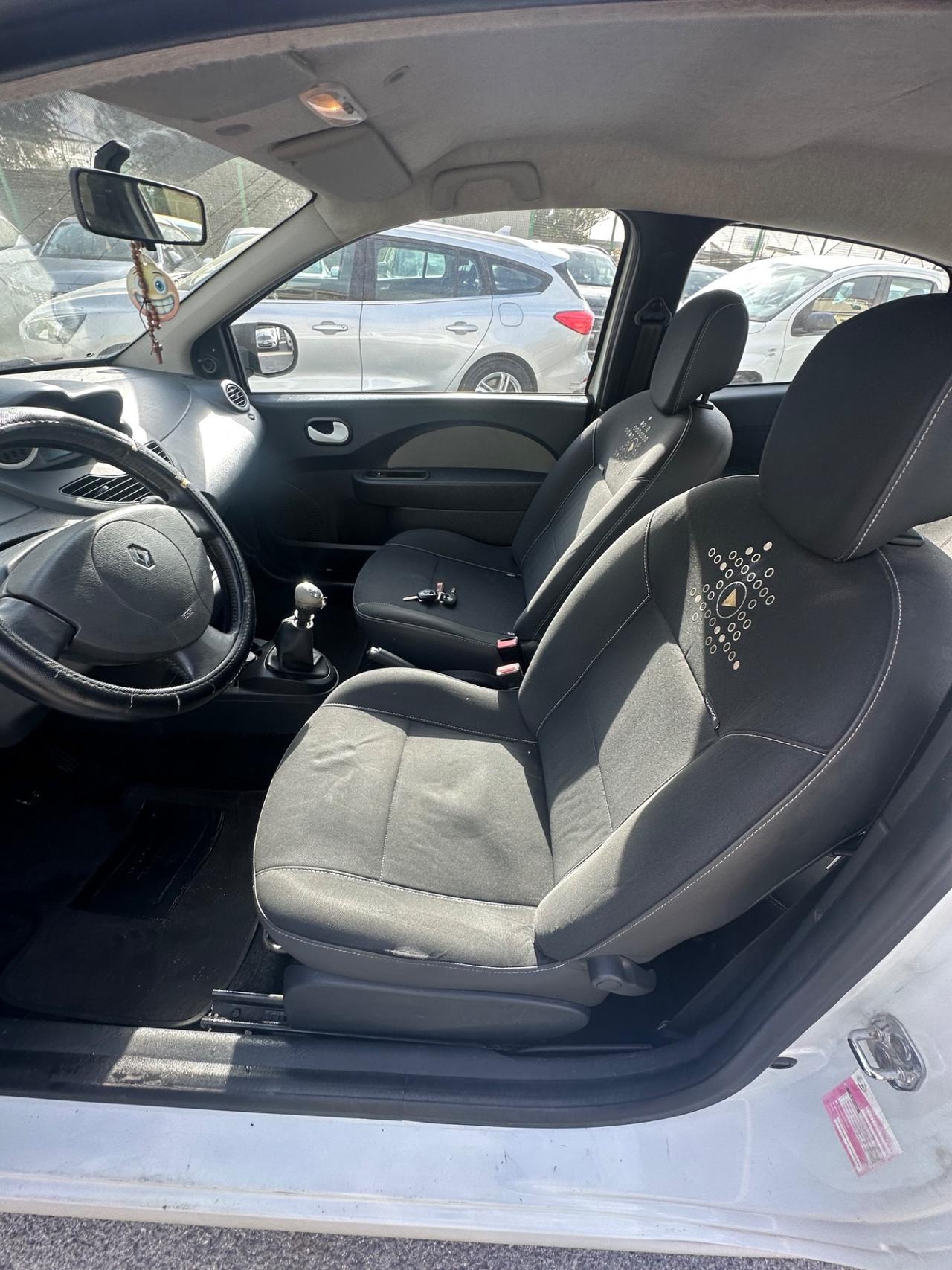 Renault Twingo 1.2 16V LEV Yahoo!