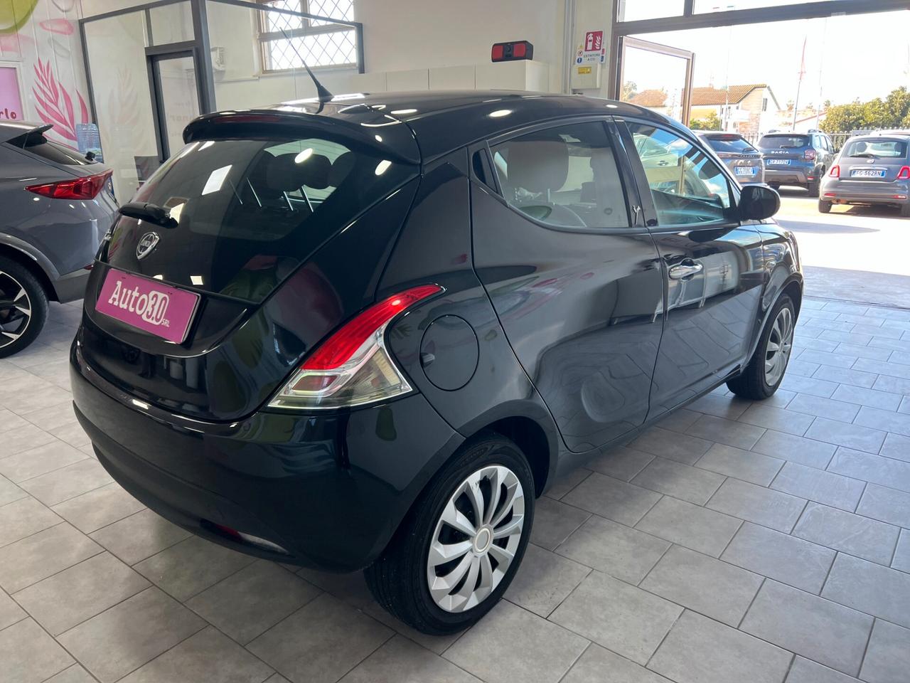 Lancia Ypsilon 1.2 69 CV 5 porte S&S Gold
