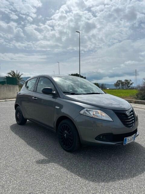 Lancia Ypsilon 1.2 69 CV 5 porte GPL Ecochic Platinum