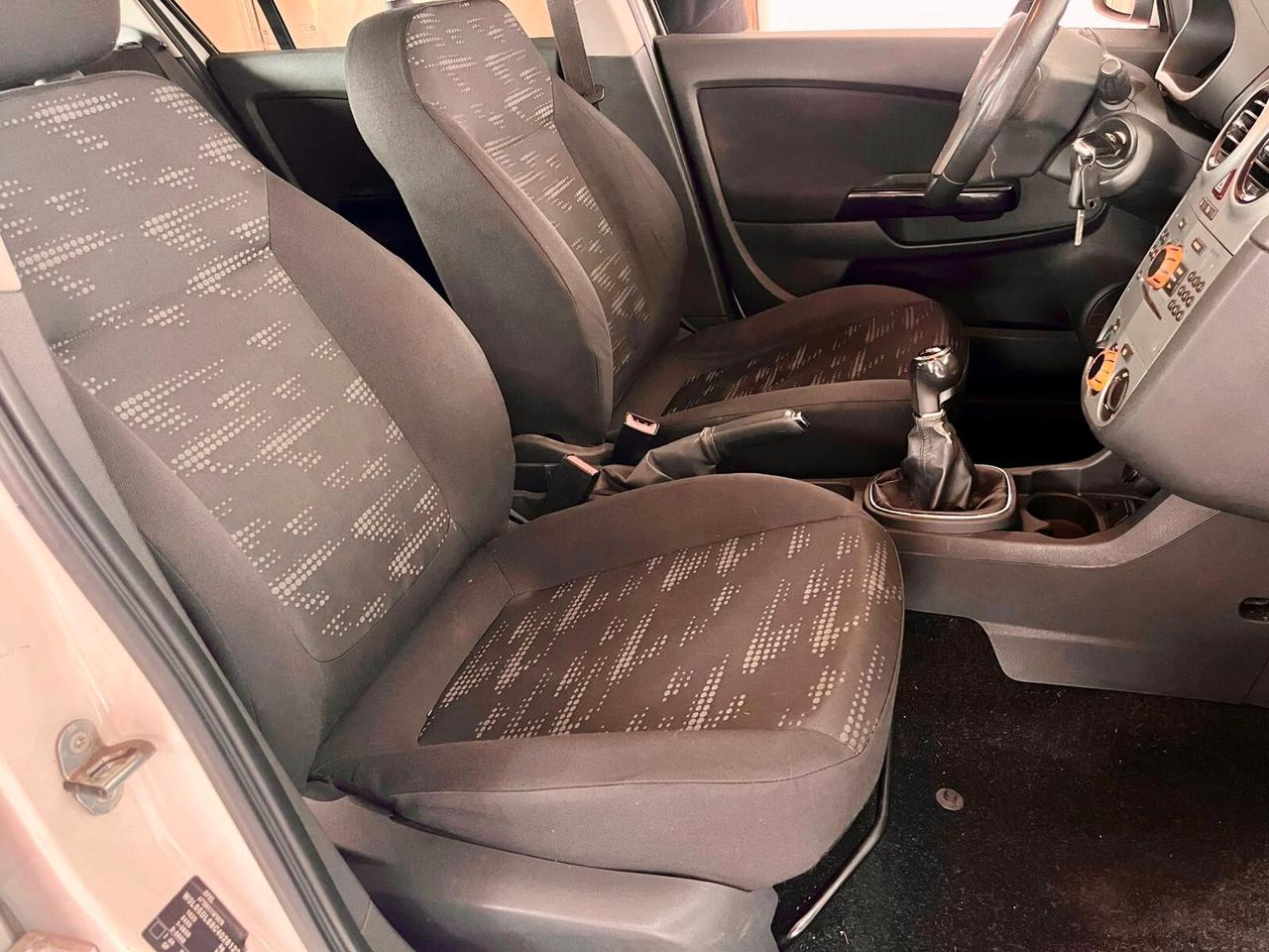 Opel Corsa 1.2 5 porte Club