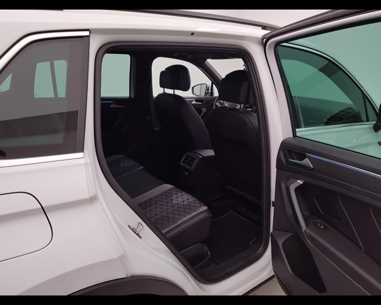 VOLKSWAGEN Tiguan II 2021 - Tiguan 2.0 tdi R-Line 4motion 150cv dsg